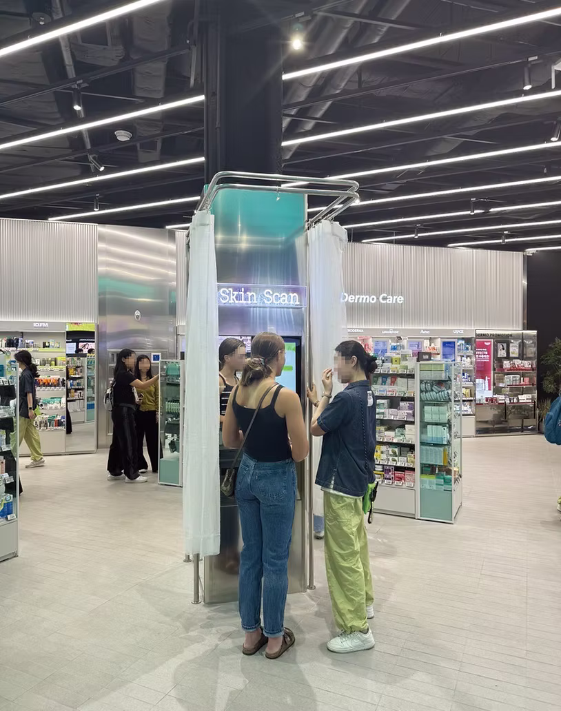 ChoiceDx Skin Scan experience in an Olive Young retail environment